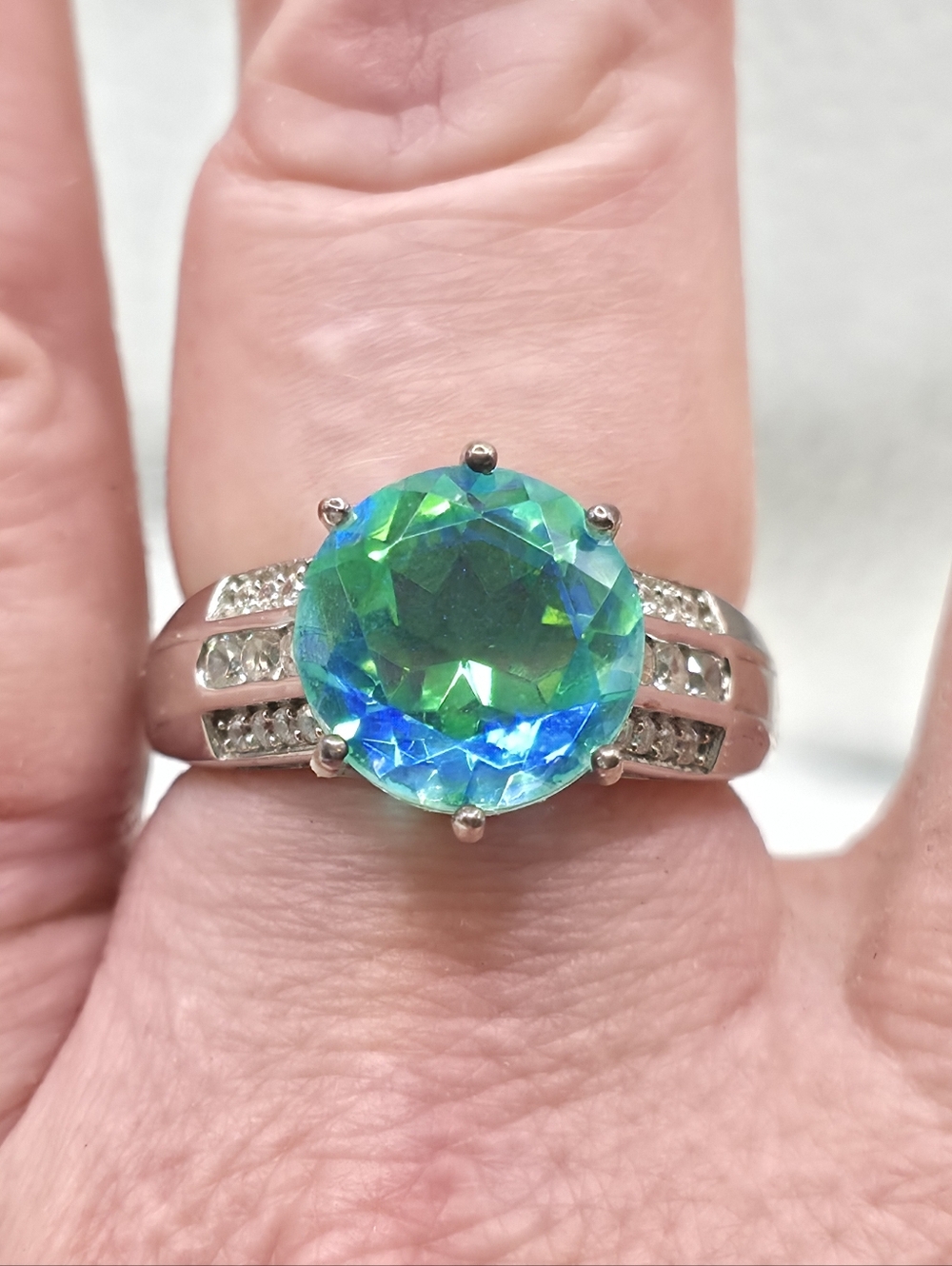 NWOT Mesmerizing Peacock Quartz And White Topaz Ring - Picture 5 of 8